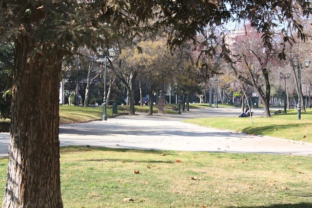 O parque em frente ao hotel