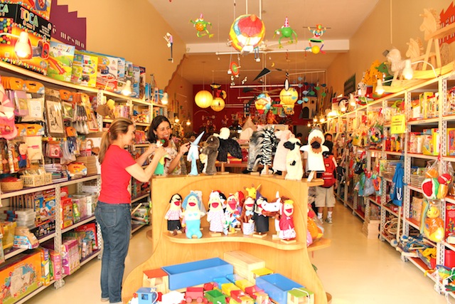 Brinquedos lúdicos na Vila Madalena