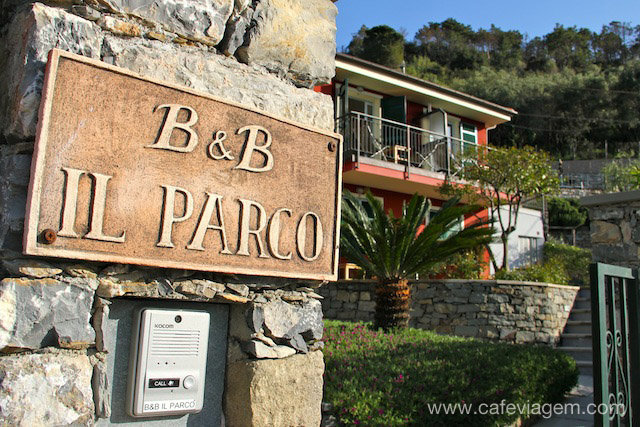 Entrada do hotel Il Parco - os hóspedes ganham a chave e o controlo remoto da porta!