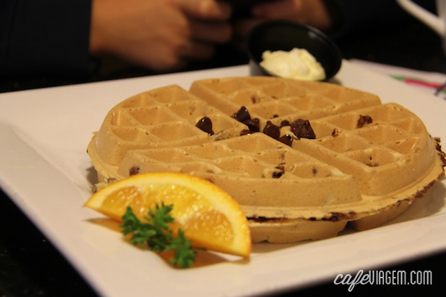 waffle com chocolate chip