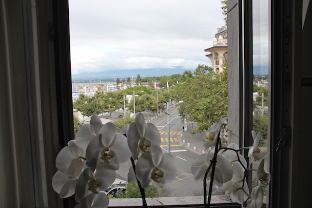 minha janelinha com vista espetacular de Lausanne!