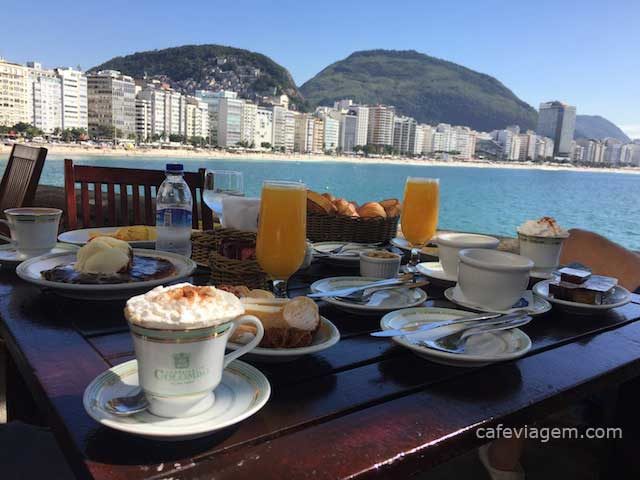 Café da manhã na Confeitaria Colombo do Forte de Copacabana e visita ao  Forte