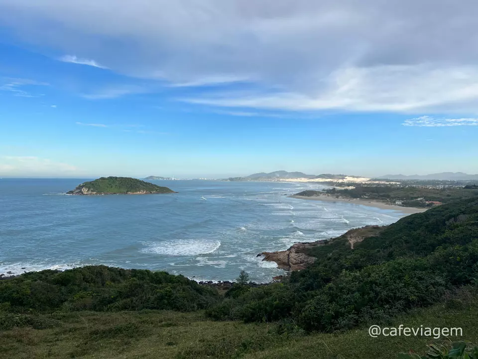 Descubra como encontrar uma piscina natural na praia do rosa