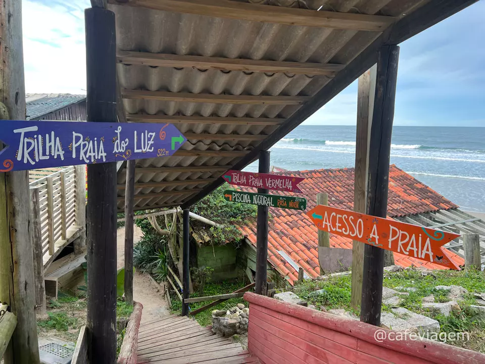 Descubra como encontrar uma piscina natural na praia do rosa