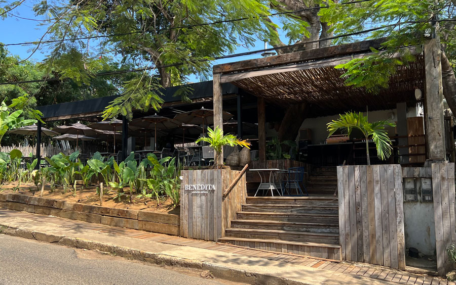 onde comer em Fernando de Noronha