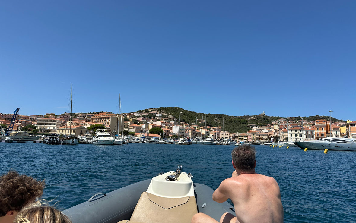 barco em la Maddalena Sardenha