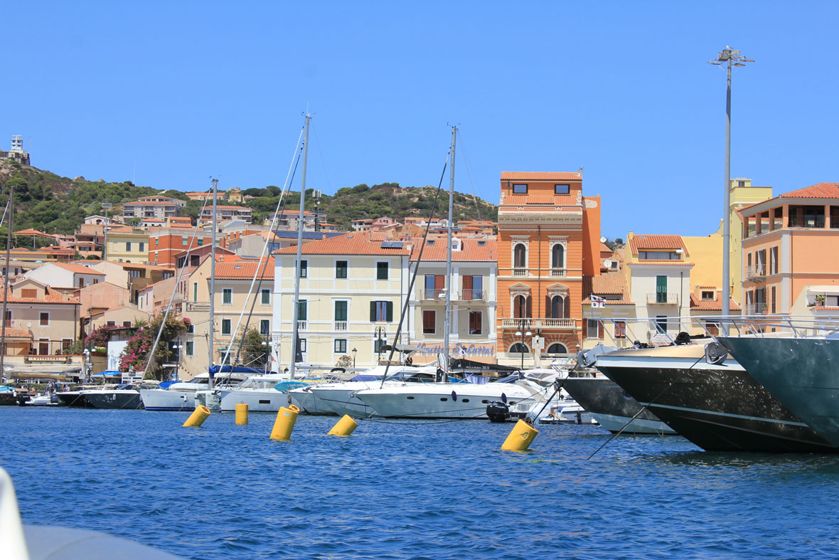 barco em la Maddalena Sardenha